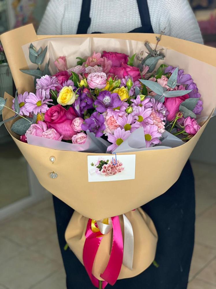 Букет цветов из: Хризантемы, Гвоздики и Альстромерии в Заполярном Мурманской области