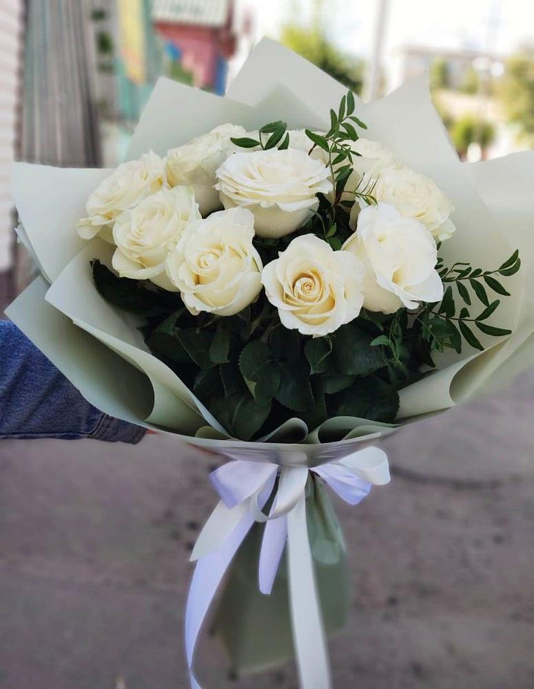 Букет Белые розы Проуд в Заполярном Мурманской области