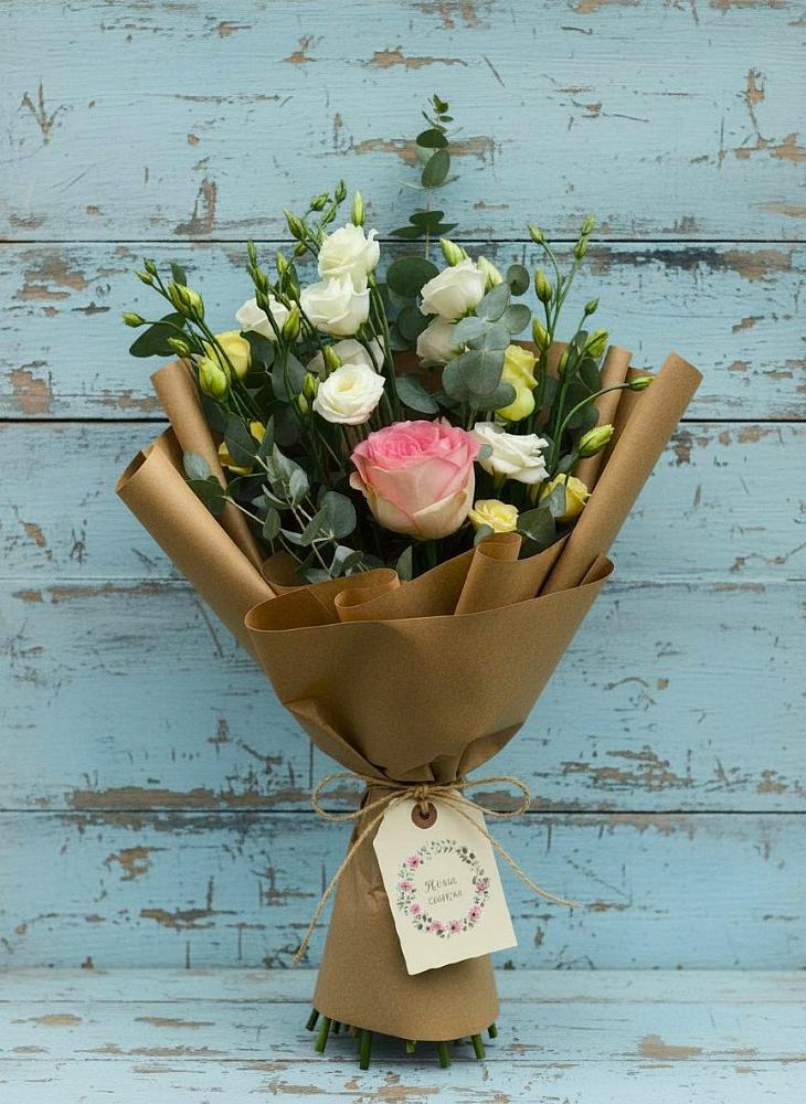 Букет цветов из: Розы и Лизиантусы в Заполярном Мурманской области