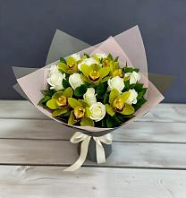 Букет цветов из:  Орхидеи и Розы в Заполярном Мурманской области