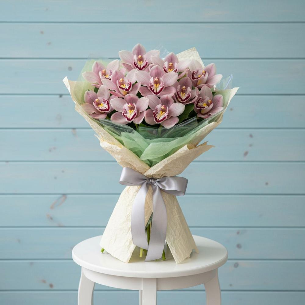 Букет цветов из: Орхидеи и Розы в Заполярном Мурманской области