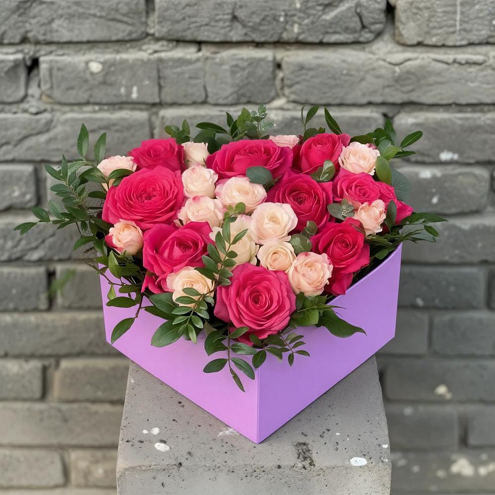 Цветочная композиция из Розы в коробке в Заполярном Мурманской области