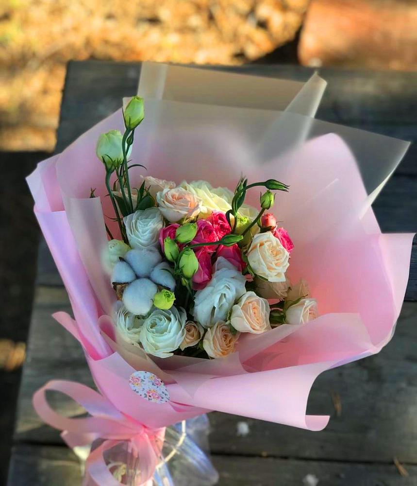 Букет цветов из: Розы и Лизиантусы в Заполярном Мурманской области