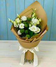 Букет цветов из:  Хризантемы и Лизиантусы в Заполярном Мурманской области