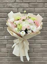 Букет цветов из:  Гвоздики, Розы, Лизиантусы и Хризантемы #REPLACE_PRED# Заполярном Мурманской области