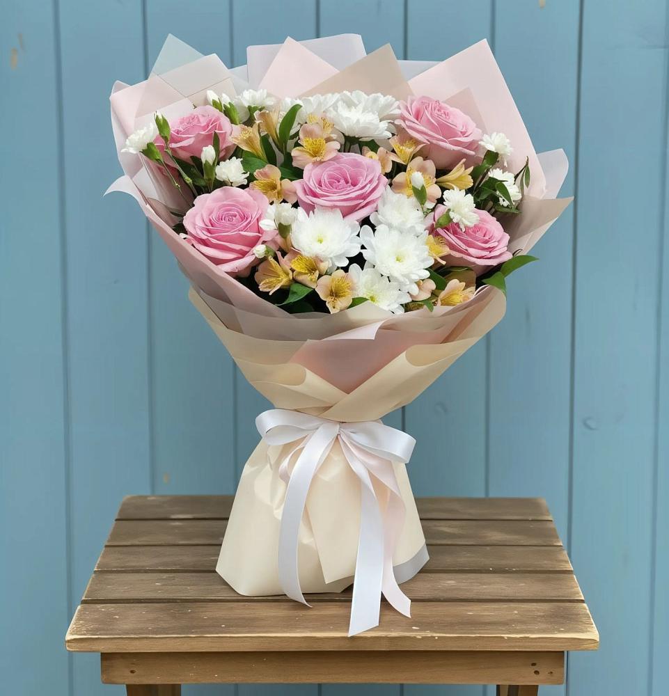 Букет цветов из: Гвоздики, Орхидеи и Розы в Заполярном Мурманской области