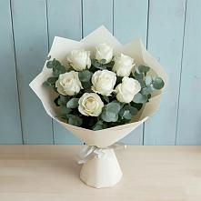 Букет Белые розы в Эвкалипте в Заполярном Мурманской области