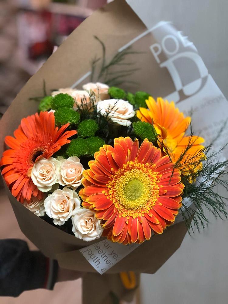 Букет цветов из: Герберы, Хризантемы и Розы в Заполярном Мурманской области