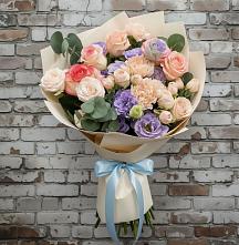 Букет цветов из:  Розы, Лизиантусы и Гвоздики в Заполярном Мурманской области