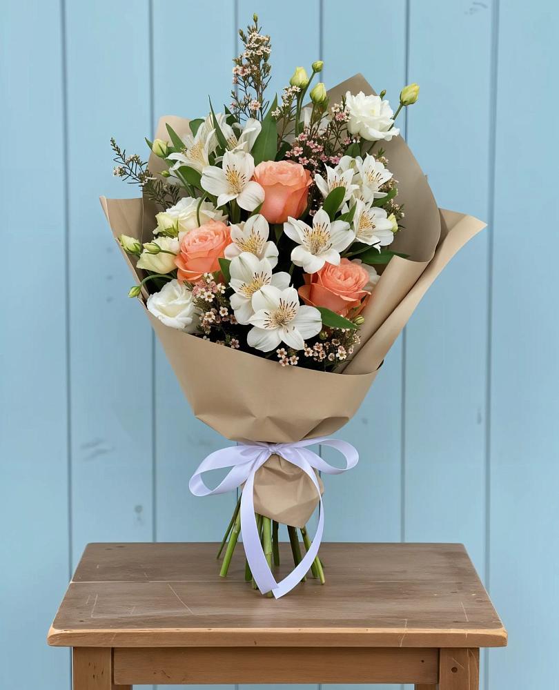 Букет цветов из: Альстромерии, Лизиантусы, Розы и Хризантемы в Заполярном Мурманской области