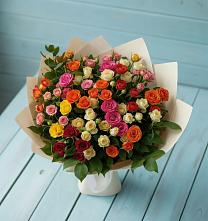 Букет Микс из разноцветных кустовых роз в Заполярном Мурманской области