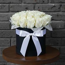 Цветочная композиция из Розы в шляпной коробке в Заполярном Мурманской области